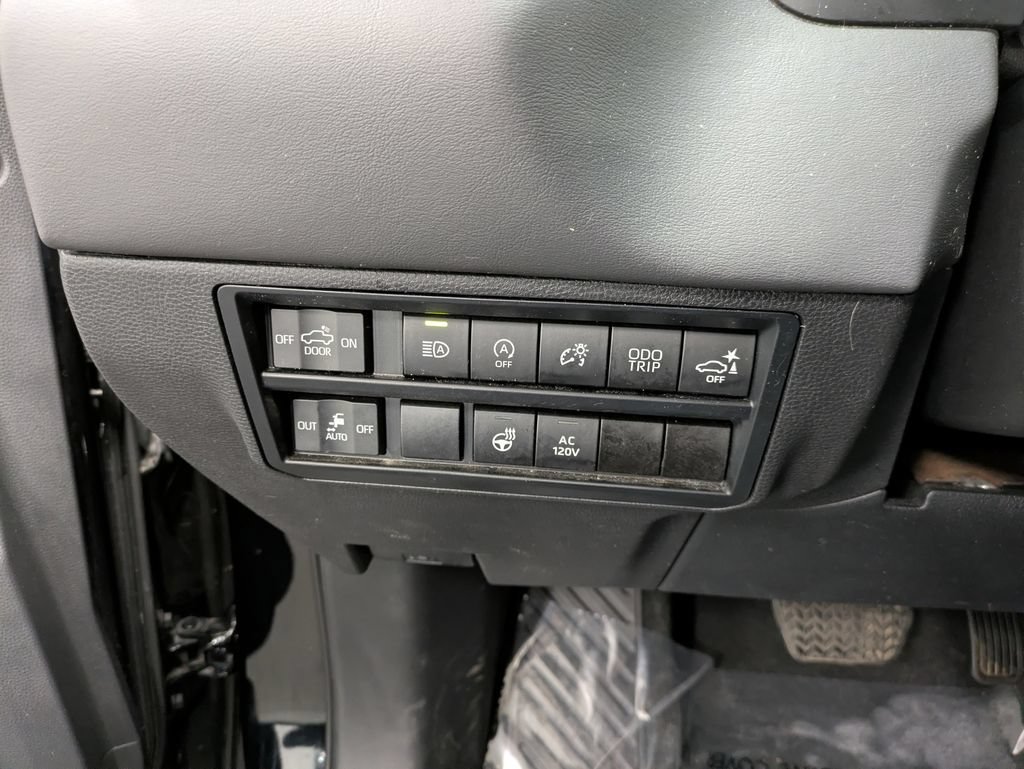 Used 2024 Toyota Tundra Platinum AWD/4WD image 22