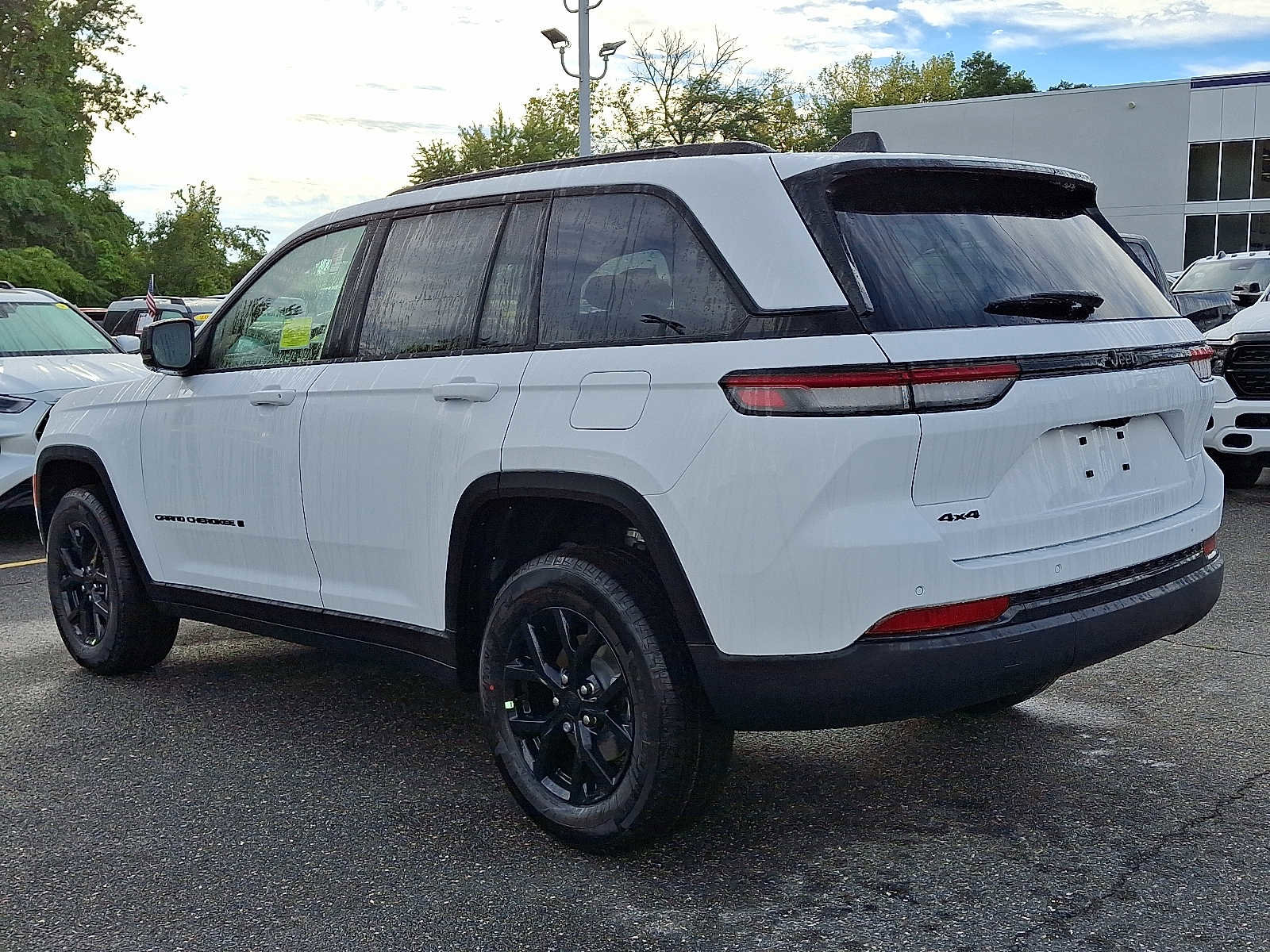 New 2025 Jeep Grand Cherokee Altitude image 3
