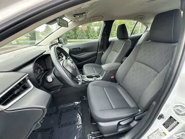 Used 2025 Toyota Corolla LE FWD image 14