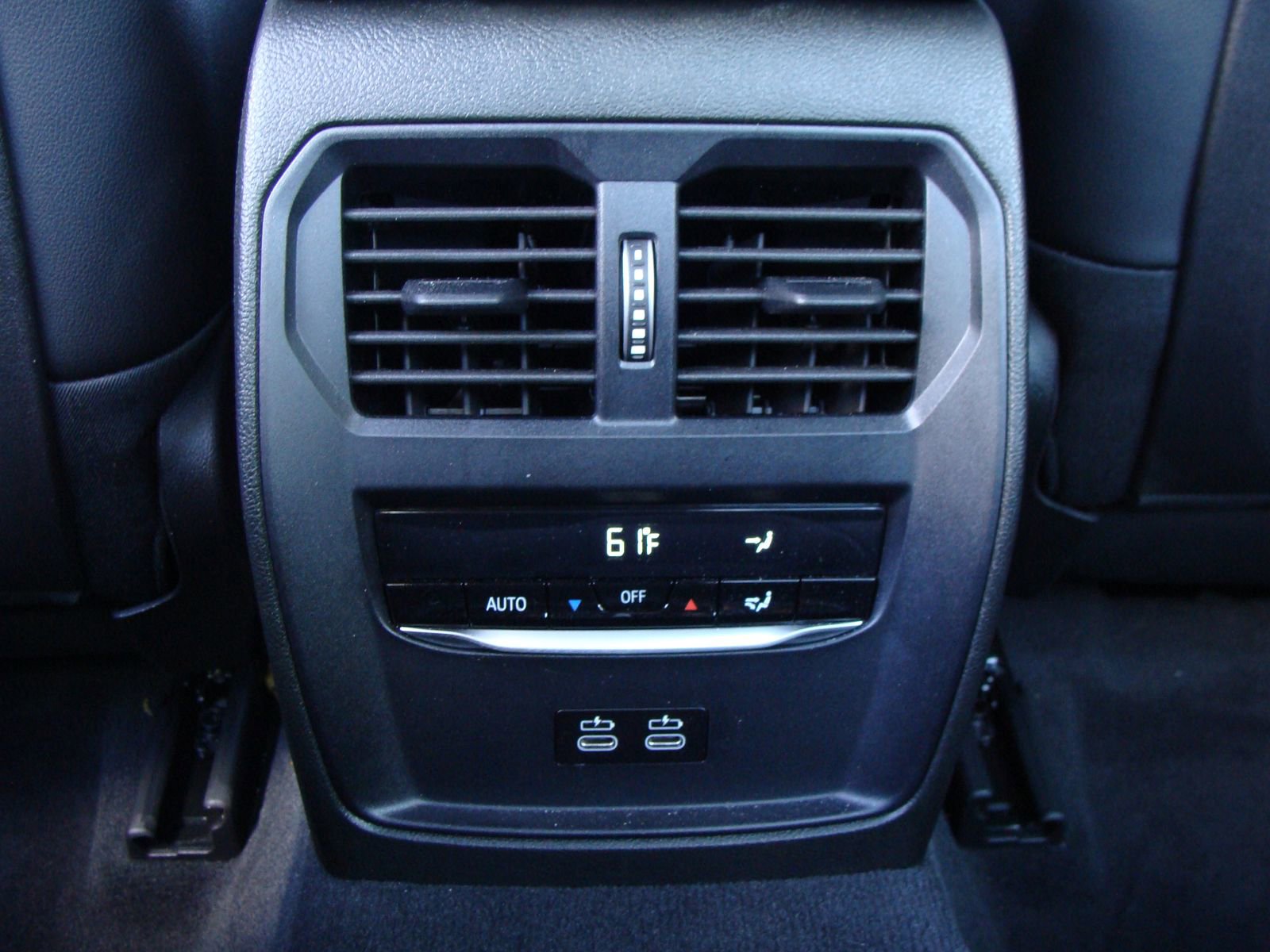 Used 2025 BMW 330i Sedan w/ M Sport Package image 34