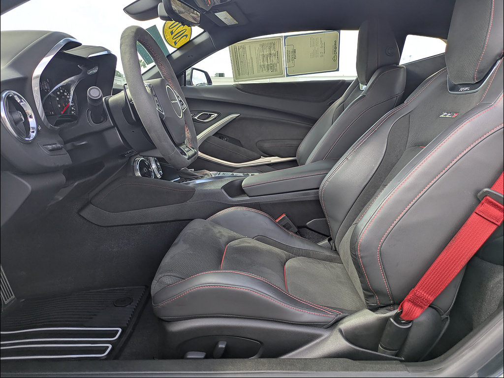 Used 2020 Chevrolet Camaro ZL1 RWD image 19