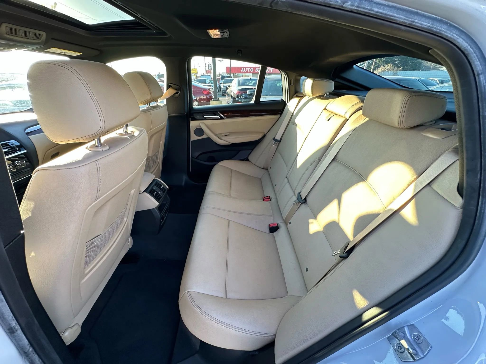 Used 2018 BMW X4 xDrive28i image 16