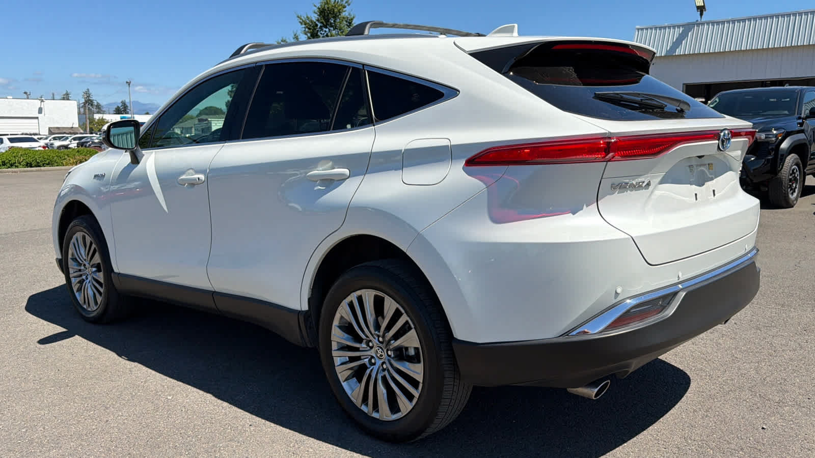 Certified 2021 Toyota Venza XLE w/ Softex Package AWD/4WD image 3