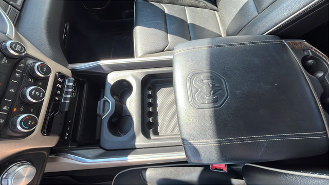 Used 2019 RAM 1500 Laramie AWD/4WD image 17