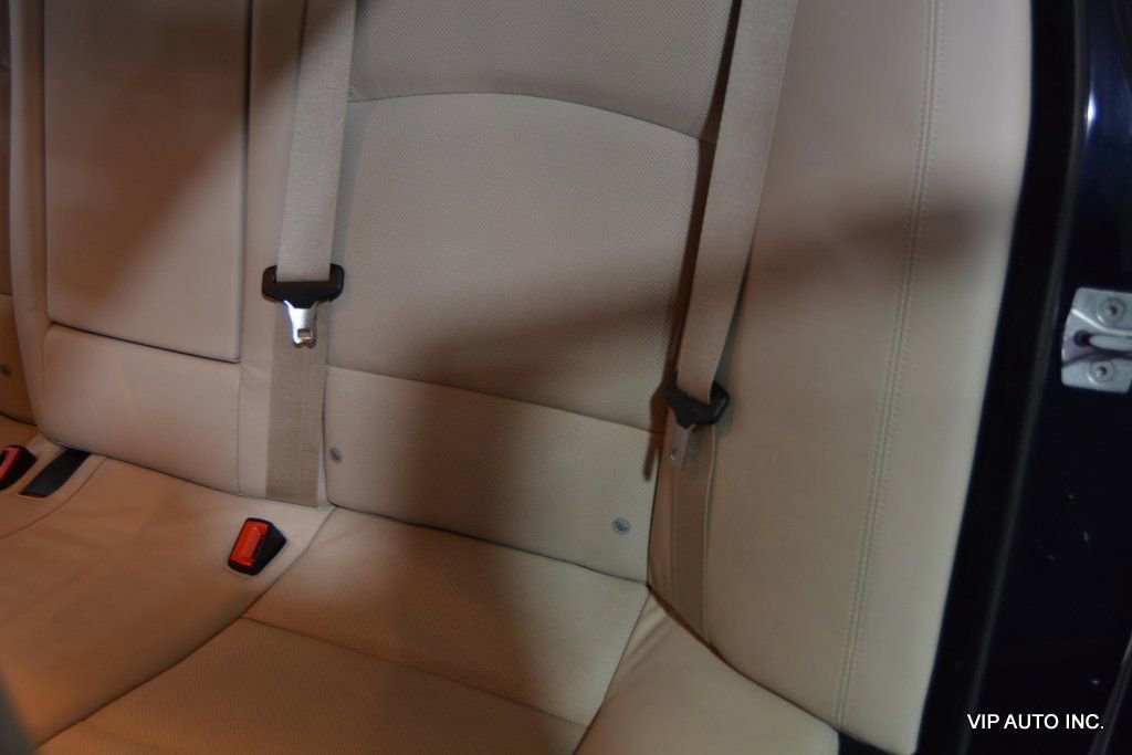 Used 2011 BMW 550i Sedan image 26