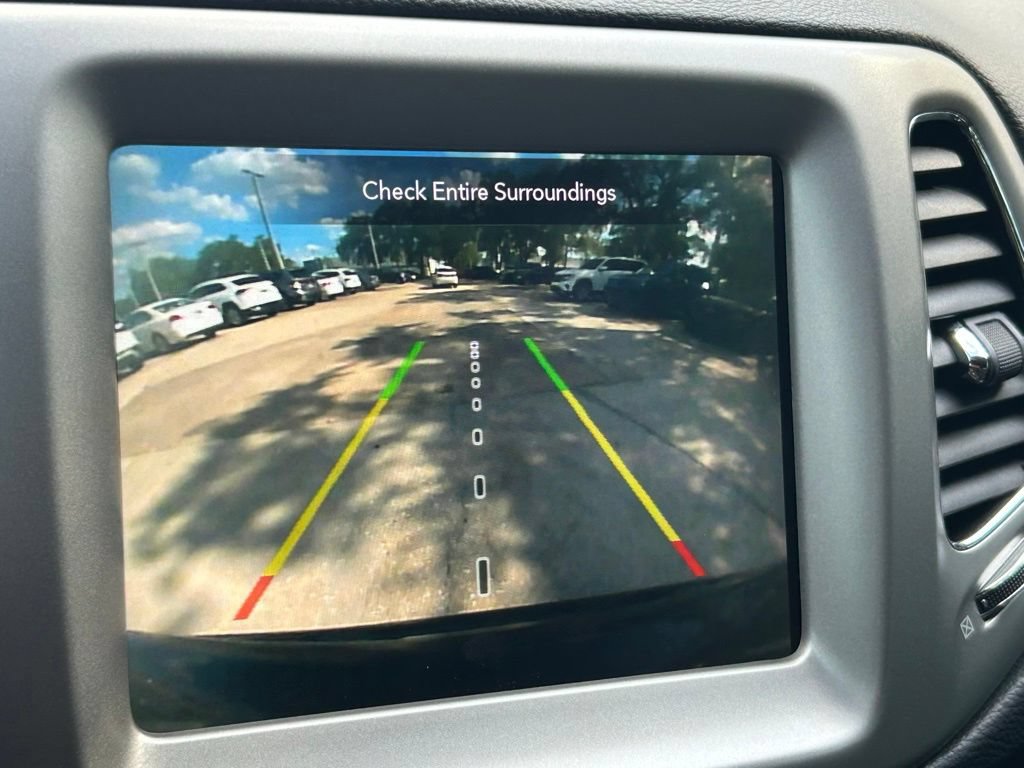 Used 2021 Jeep Compass Latitude FWD image 18