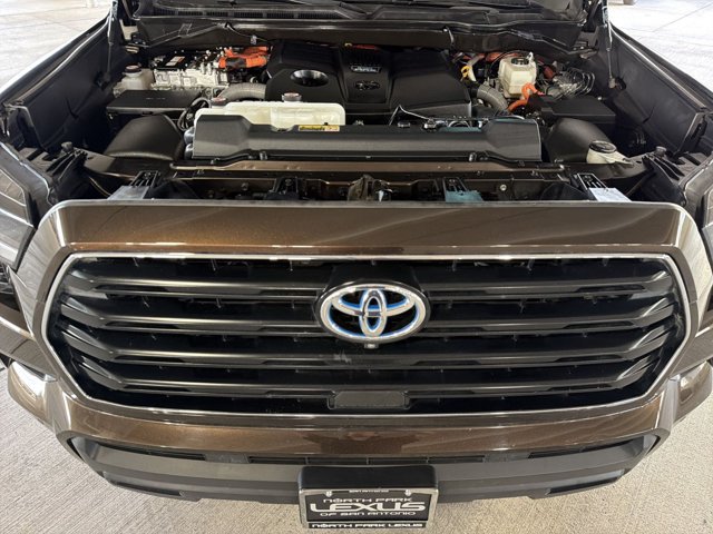 Used 2024 Toyota Sequoia SR5 w/ SR5 Premium Package AWD/4WD image 25