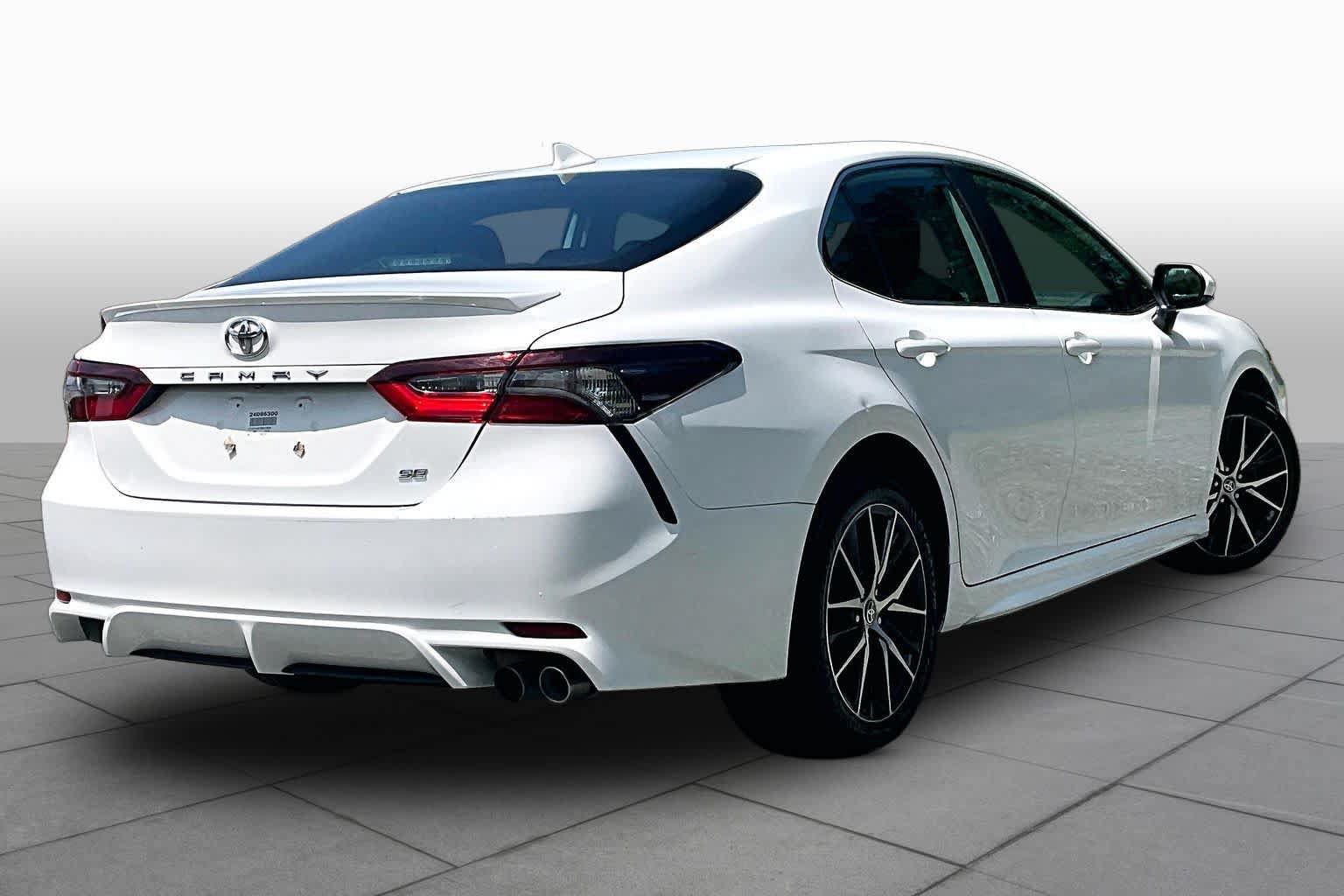 Used 2024 Toyota Camry SE FWD image 13