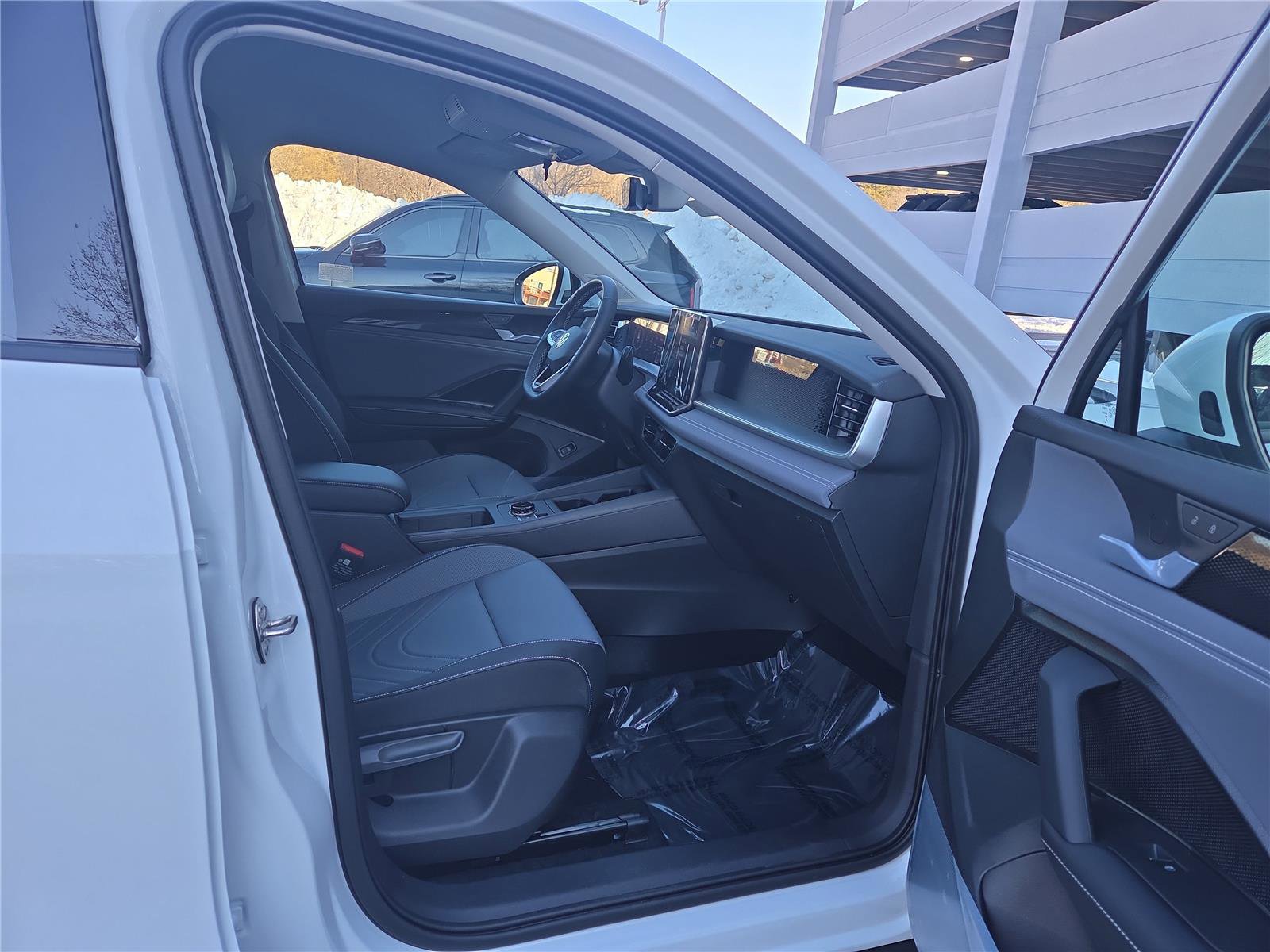 New 2026 Volkswagen Tiguan SE image 27