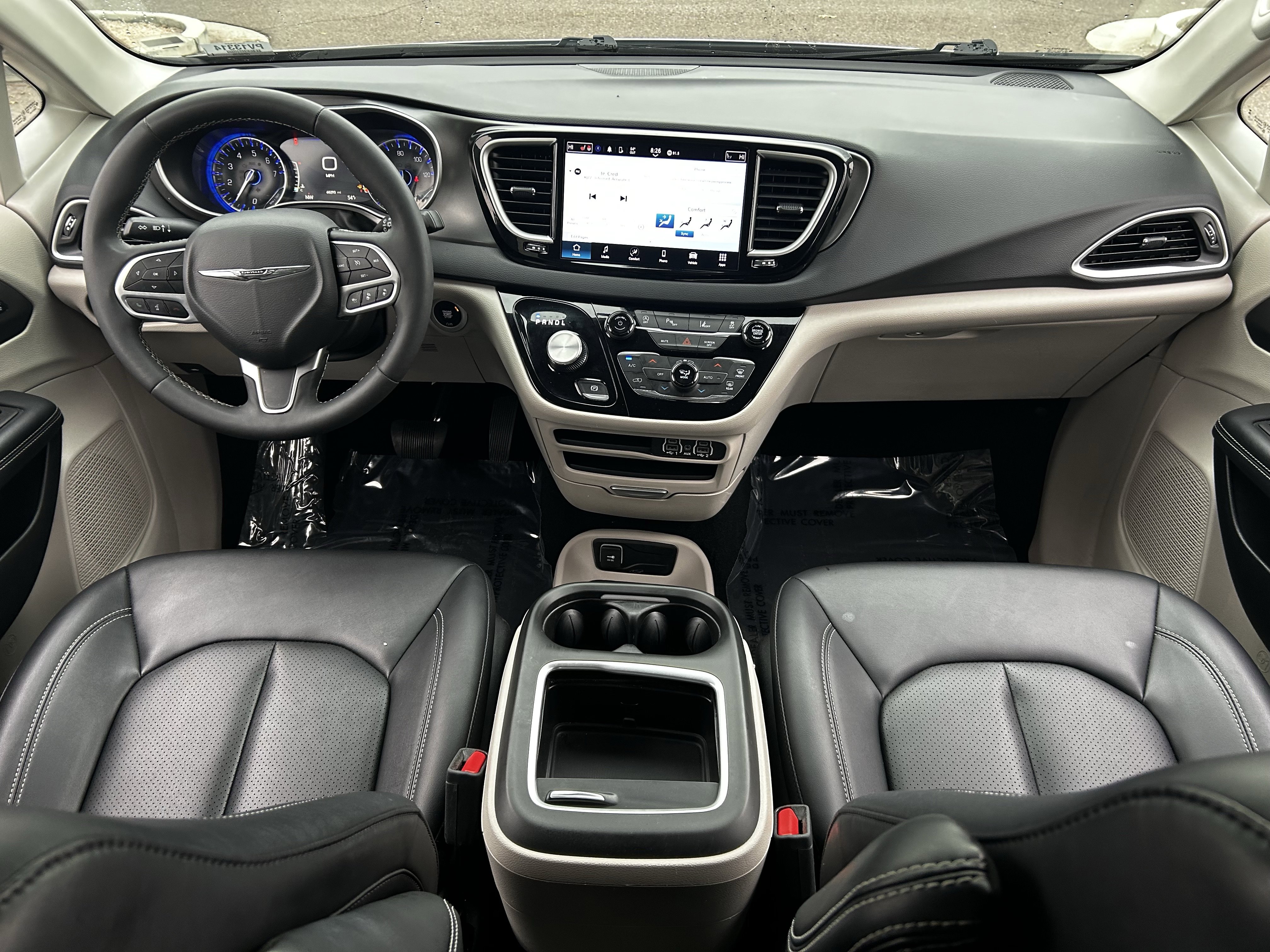 Certified 2024 Chrysler Pacifica Touring-L image 14