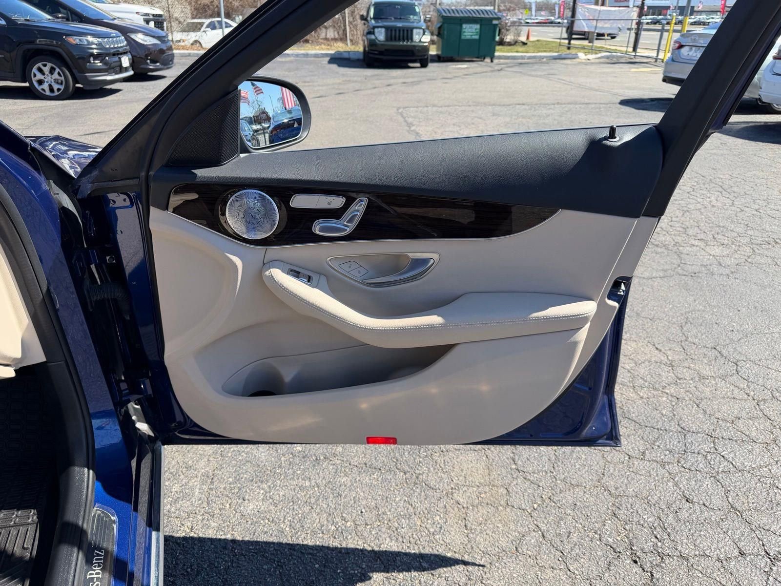 Used 2021 Mercedes-Benz C 300 4MATIC Sedan image 10