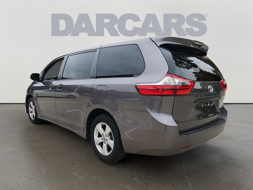 Used 2020 Toyota Sienna L image 4