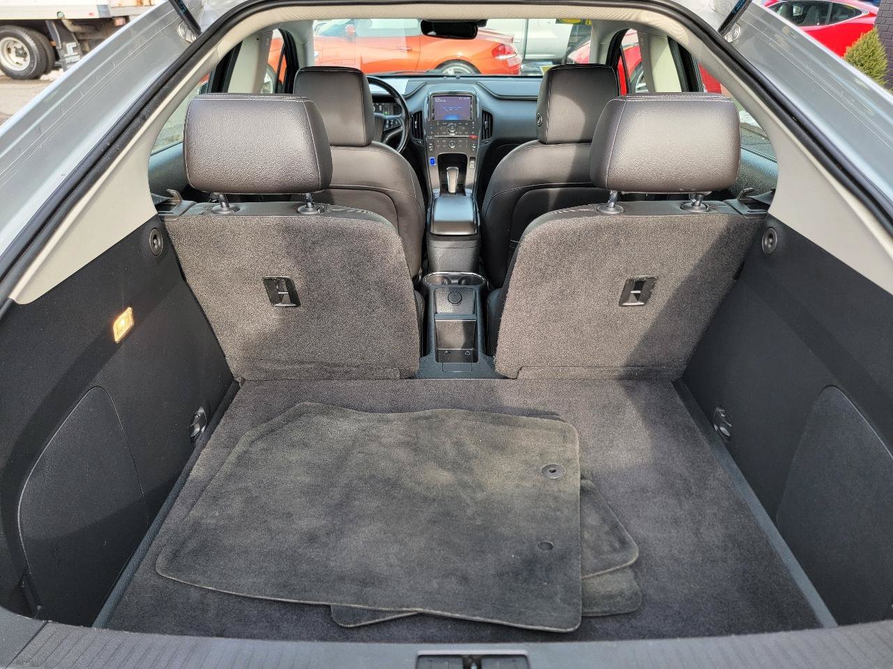Used 2015 Chevrolet Volt Premium w/ Premium Trim Package FWD image 38