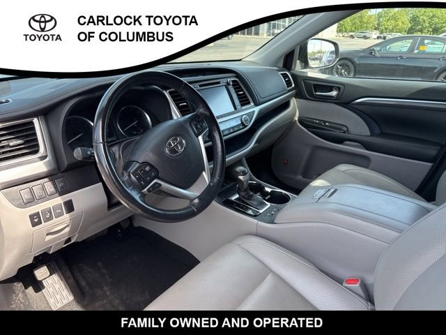 Used 2019 Toyota Highlander Limited Platinum w/ Carpet Mat Package (TMS) AWD/4WD image 13