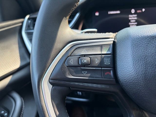 Used 2024 Jeep Grand Cherokee L Laredo AWD/4WD image 31