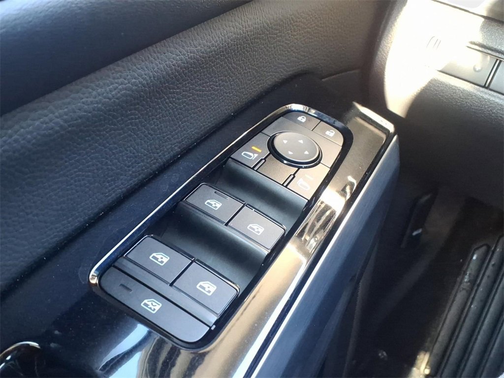 Used 2024 Nissan Pathfinder SL image 23