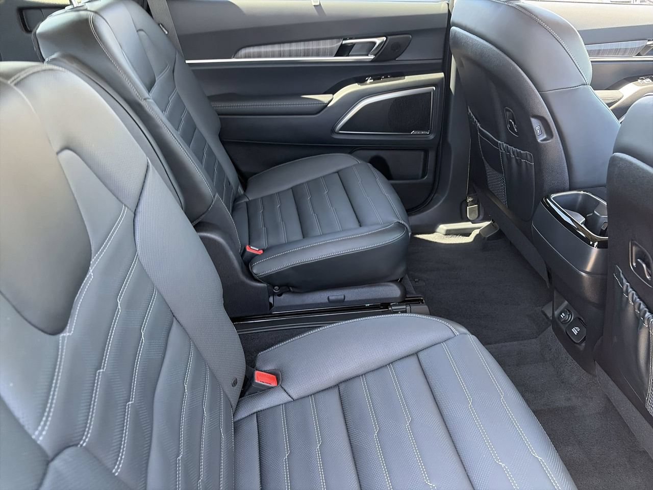 Certified 2025 Kia Telluride SX Prestige AWD/4WD image 12