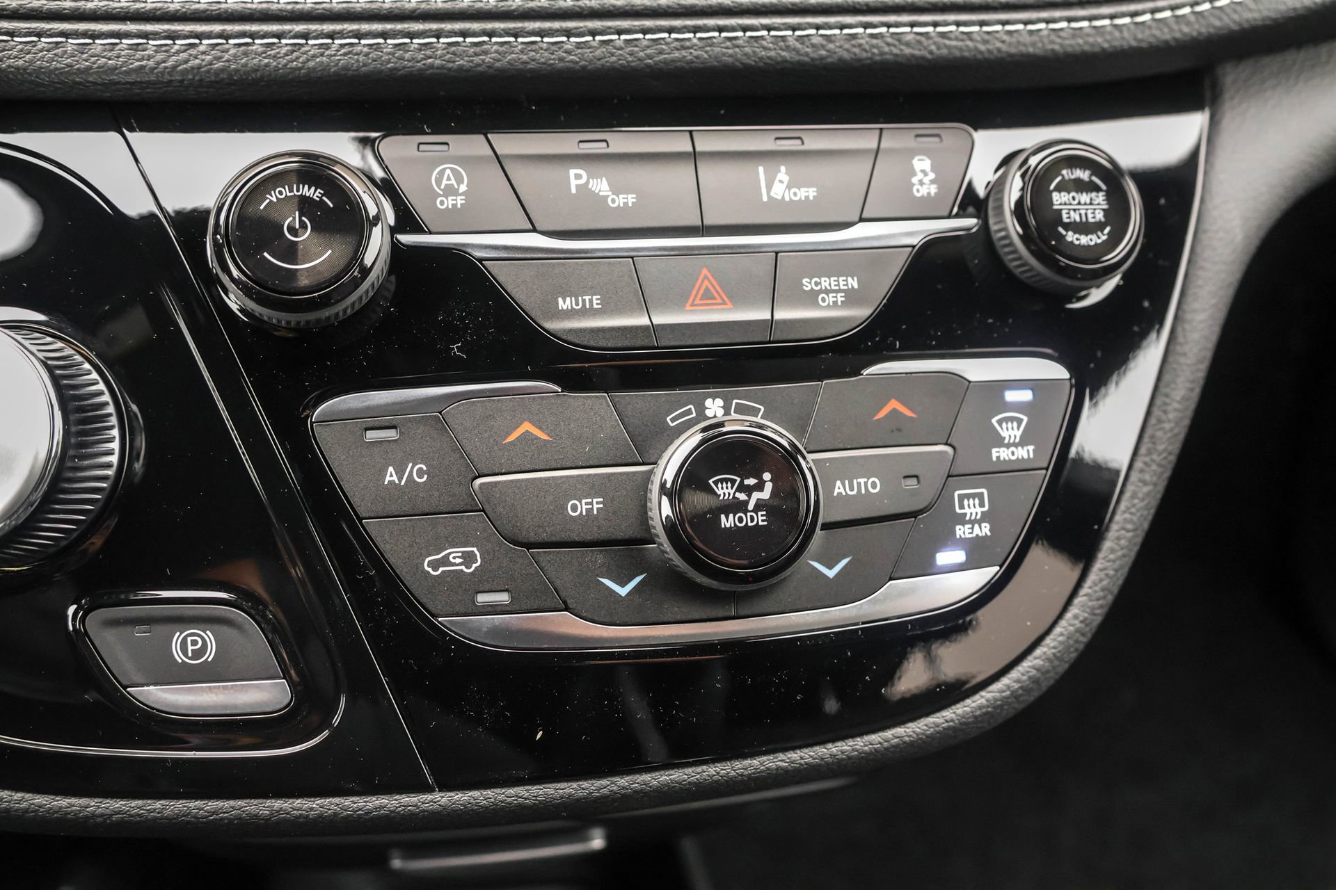 New 2026 Chrysler Pacifica Select image 17