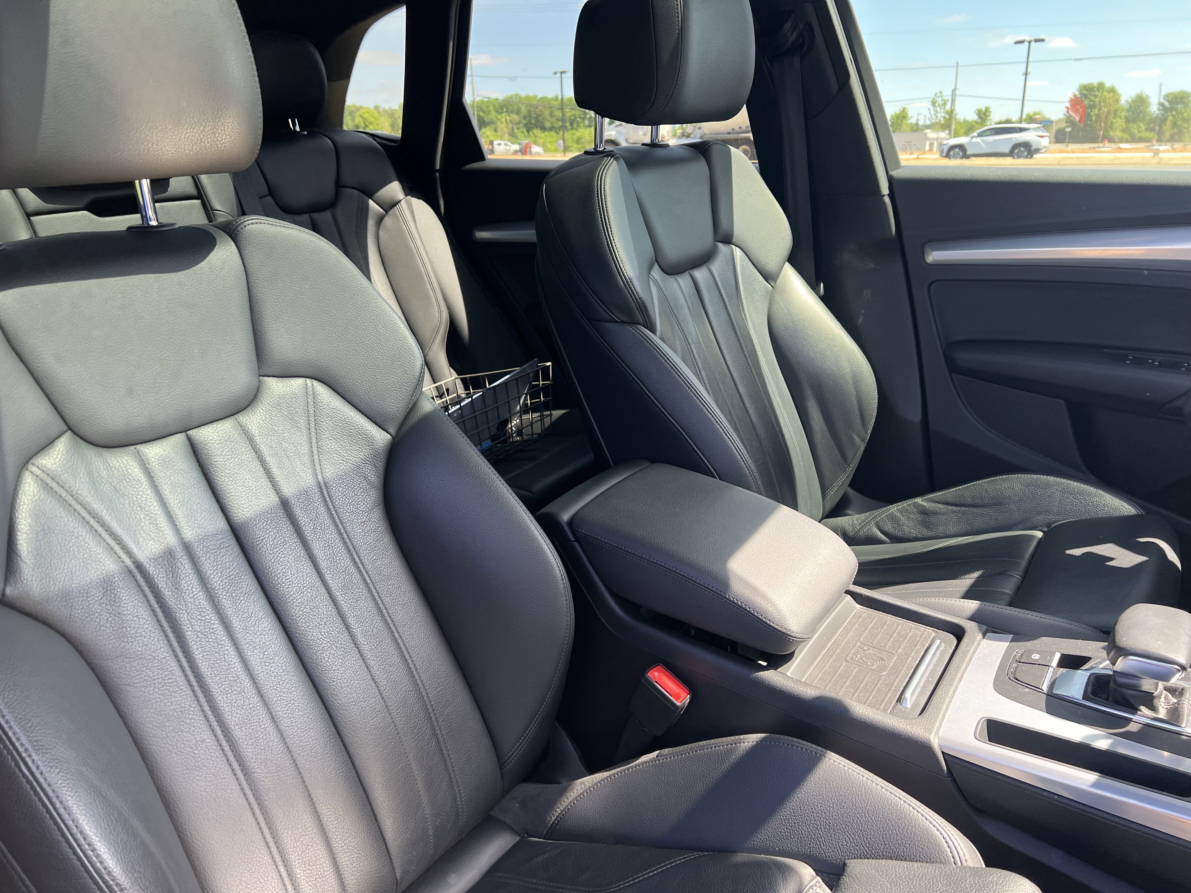 Used 2020 Audi Q5 2.0T Premium w/ Titanium Sport Package AWD/4WD image 35