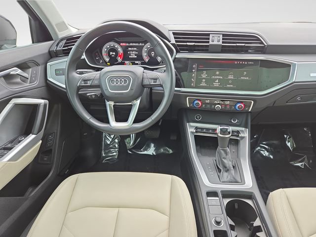 Used 2024 Audi Q3 2.0T Premium Plus w/ Premium Plus Package AWD/4WD image 10