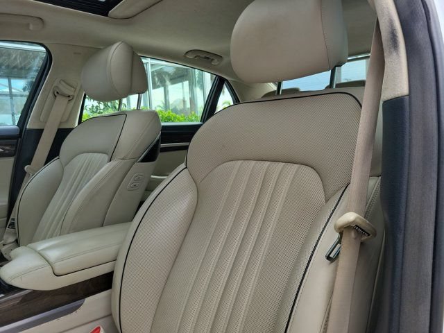 Used 2017 Genesis G90 3.3T Premium RWD image 16