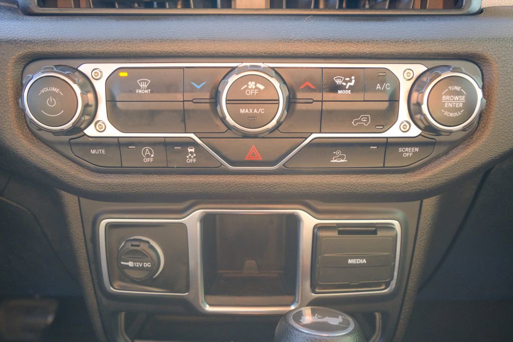 Used 2024 Jeep Wrangler Sport image 30