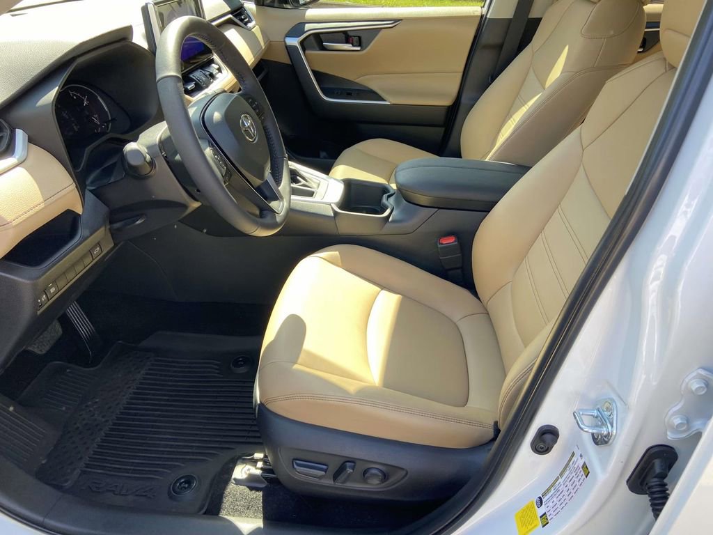 Used 2025 Toyota RAV4 XLE Premium FWD image 21