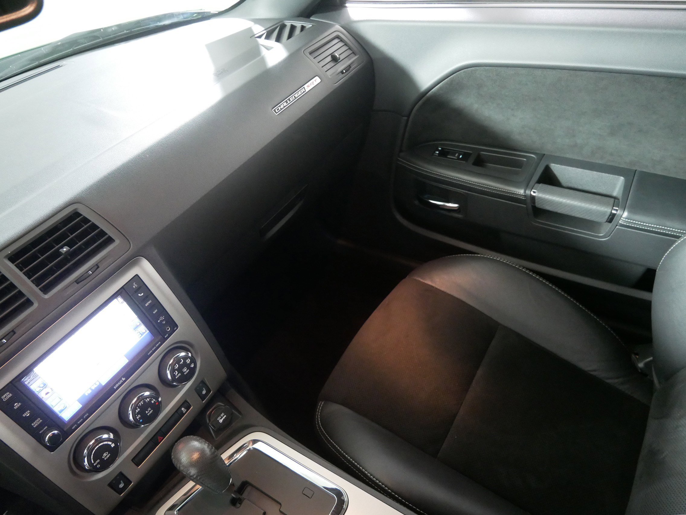 Used 2011 Dodge Challenger SRT8 w/ Green w/Envy Group image 11