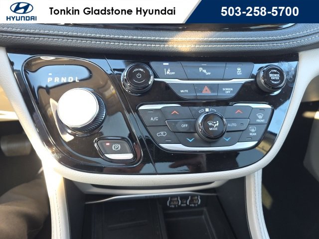 Used 2023 Chrysler Pacifica Limited image 19