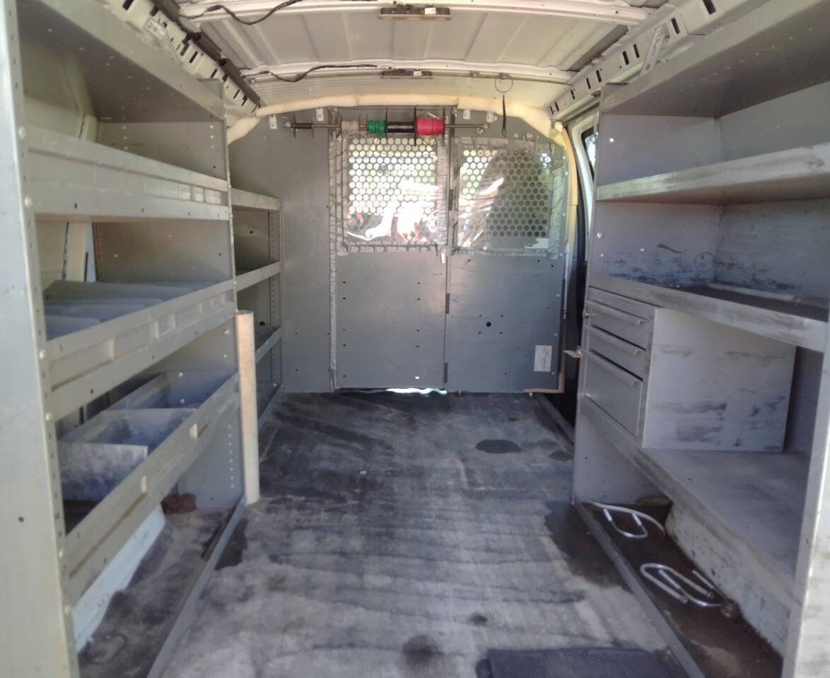 Used 2015 Chevrolet Express 2500 image 5