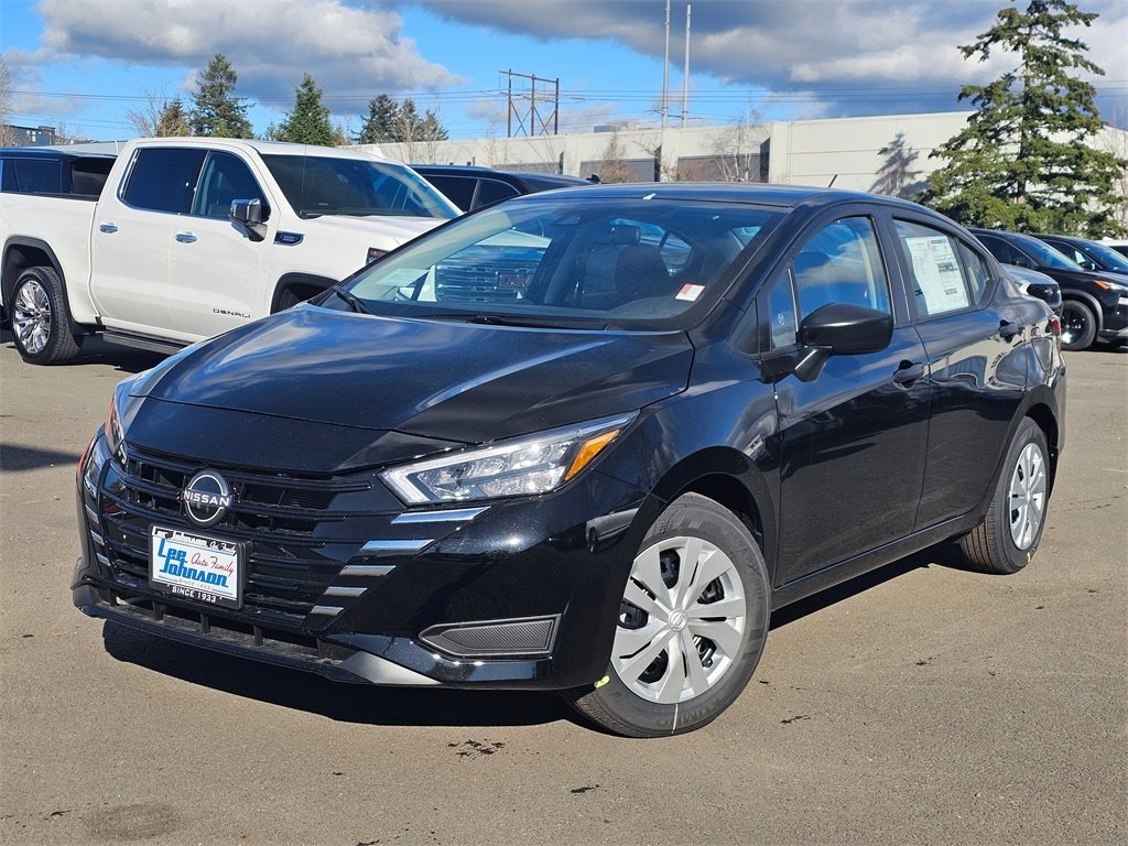 New 2025 Nissan Versa S w/ Trunk Package