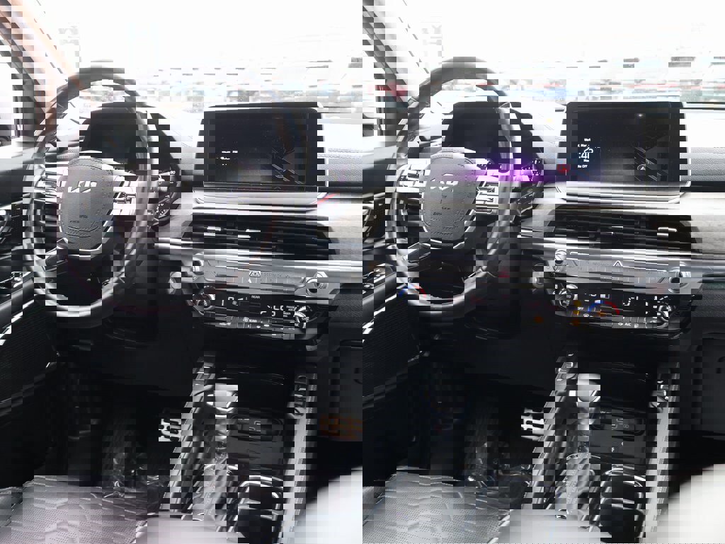 Used 2022 Kia Telluride SX w/ SX Prestige Package image 15