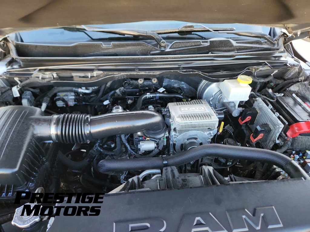 Used 2019 RAM 1500 Laramie AWD/4WD image 16