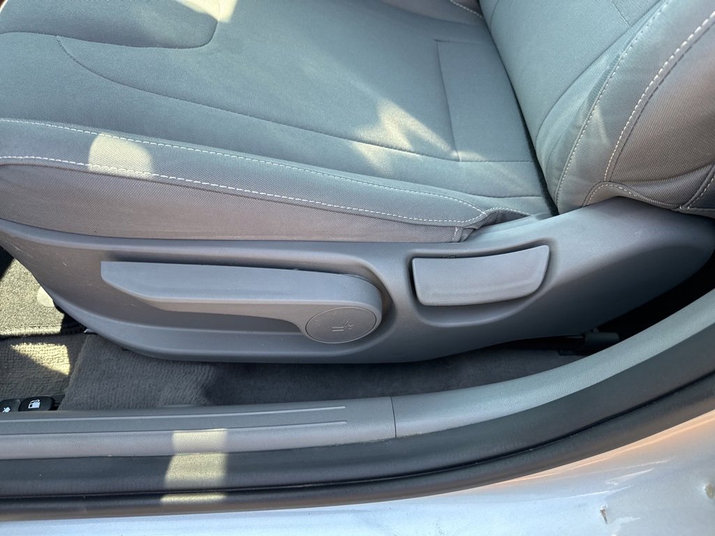 Used 2023 Hyundai Elantra SEL image 13