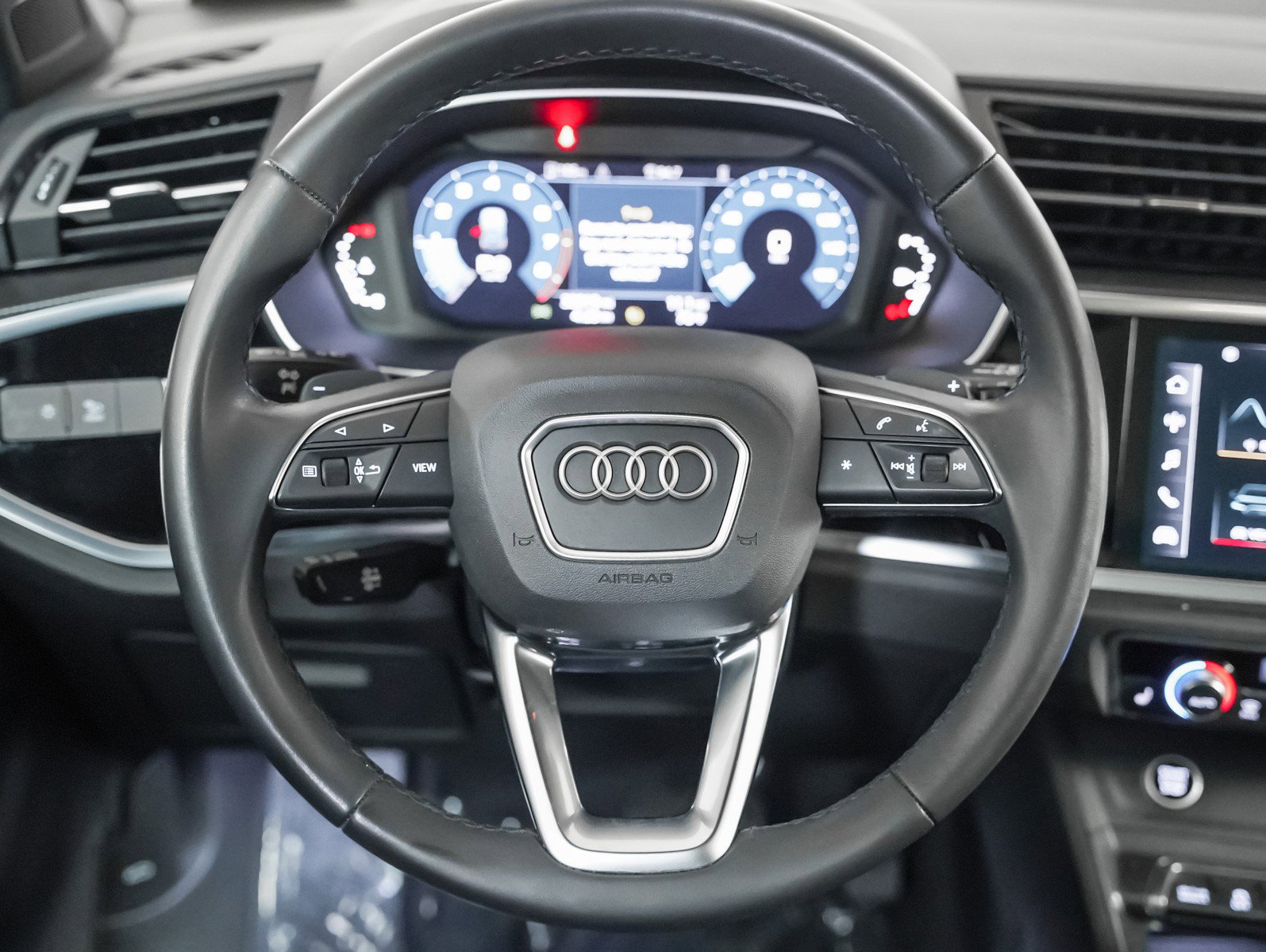 Certified 2023 Audi Q3 2.0T Premium w/ Black Optic Sport Package image 16