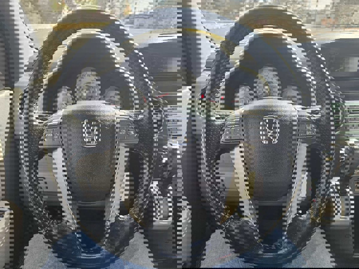 Used 2010 Honda Pilot EX-L image 16