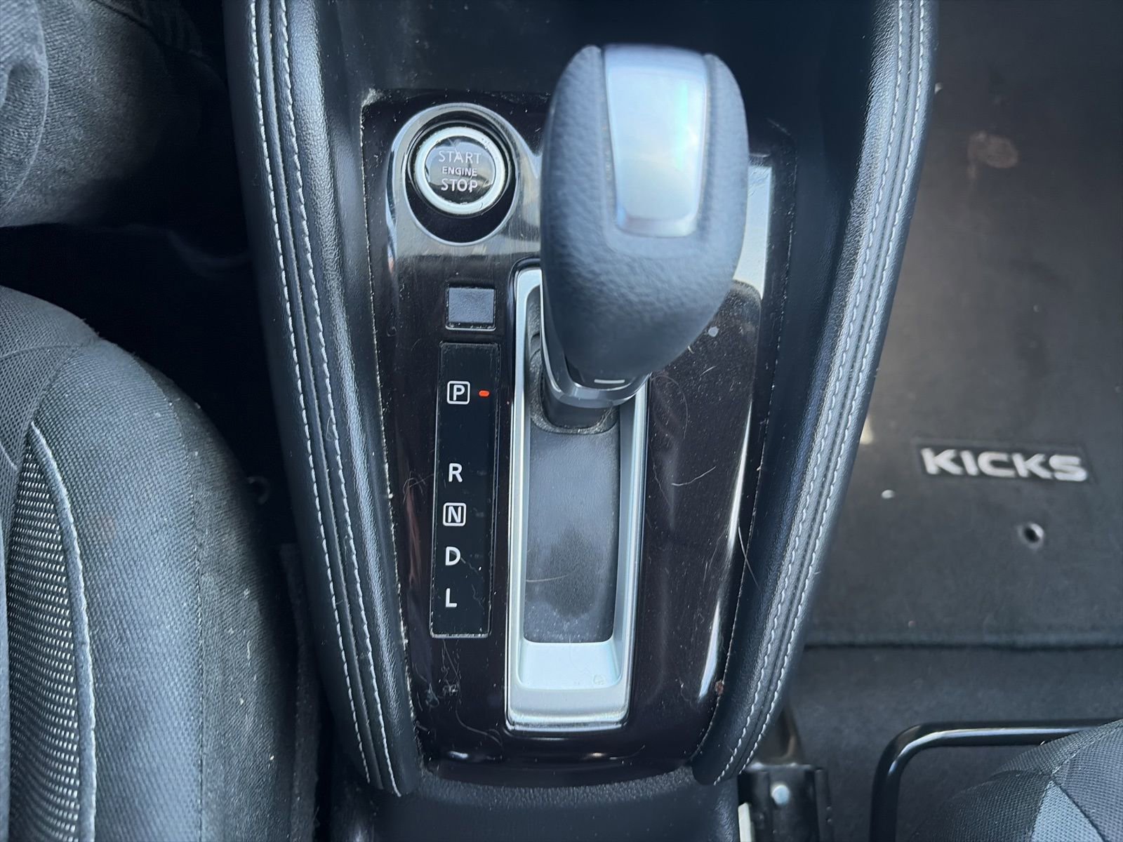 Used 2019 Nissan Kicks SV image 16