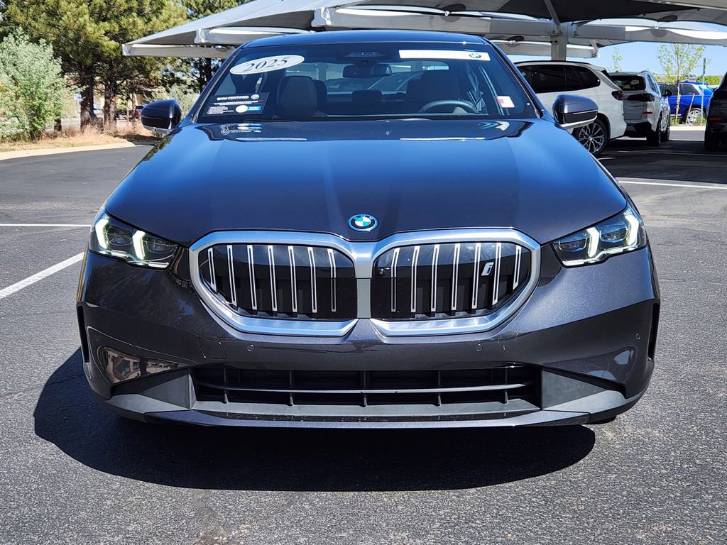 Used 2025 BMW i5 eDrive40i w/ Premium Package RWD image 10