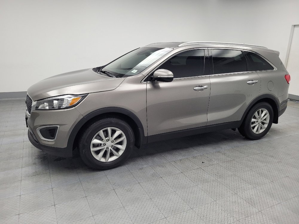 Used 2018 Kia Sorento LX image 2