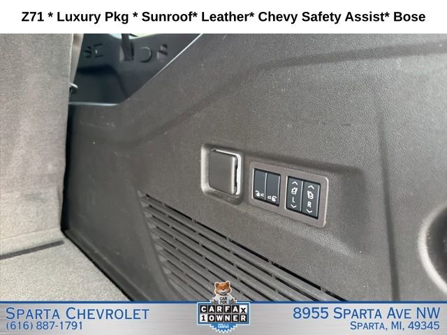 Used 2024 Chevrolet Suburban Z71 w/ Luxury Package image 12