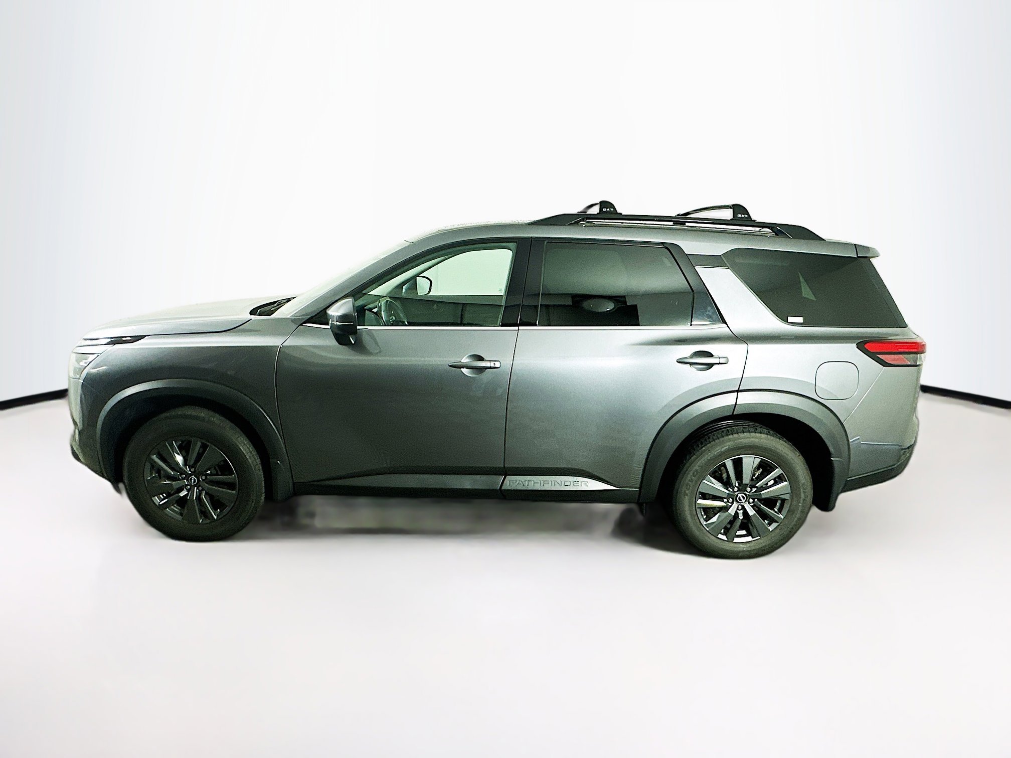 Used 2023 Nissan Pathfinder SV AWD/4WD image 4