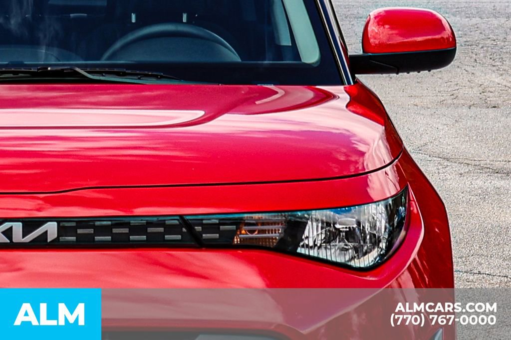 Used 2025 Kia Soul LX w/ LX Technology Package FWD image 16