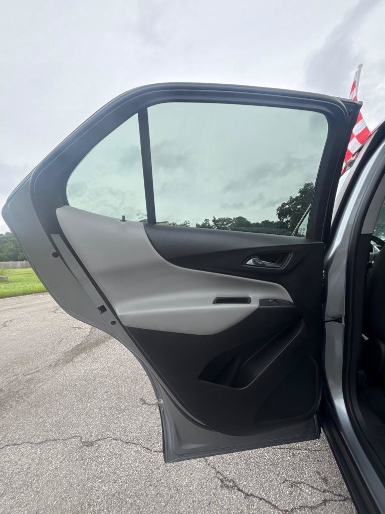Used 2023 Chevrolet Equinox LS FWD image 12