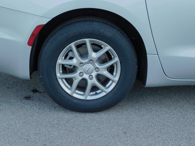 New 2026 Chrysler Pacifica Select image 11