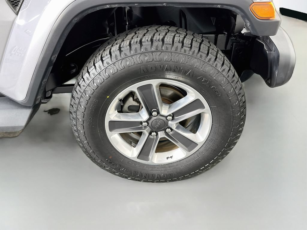 Used 2020 Jeep Wrangler Unlimited Sahara AWD/4WD image 38