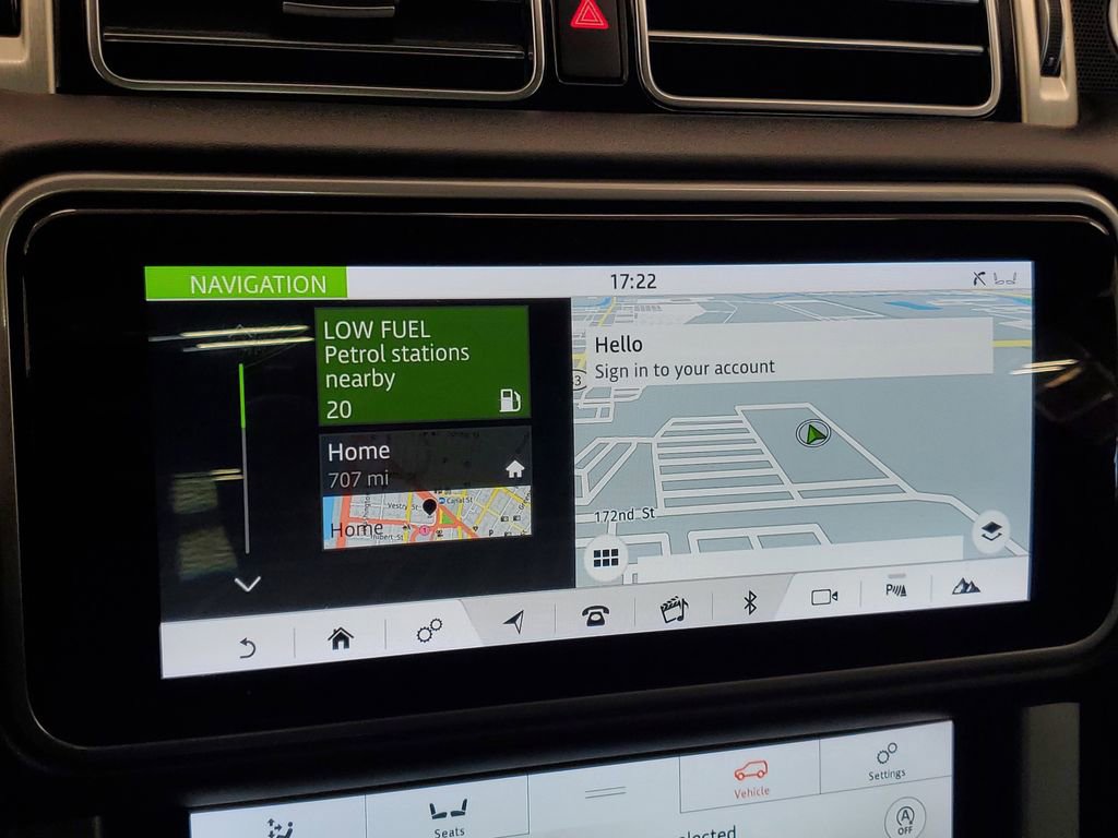 Used 2020 Land Rover Range Rover Long Wheelbase HSE image 18