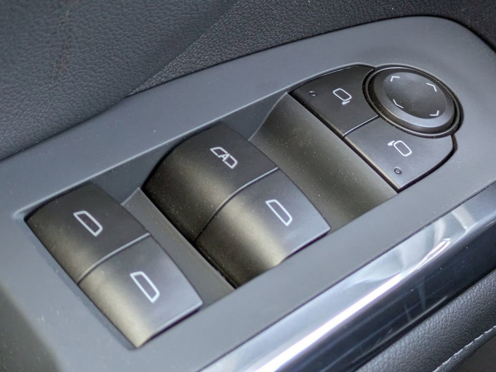 New 2026 Chevrolet Traverse LT w/ Driver Confidence Package FWD image 26