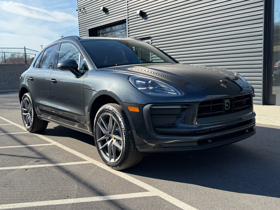 New 2026 Porsche Macan image 9