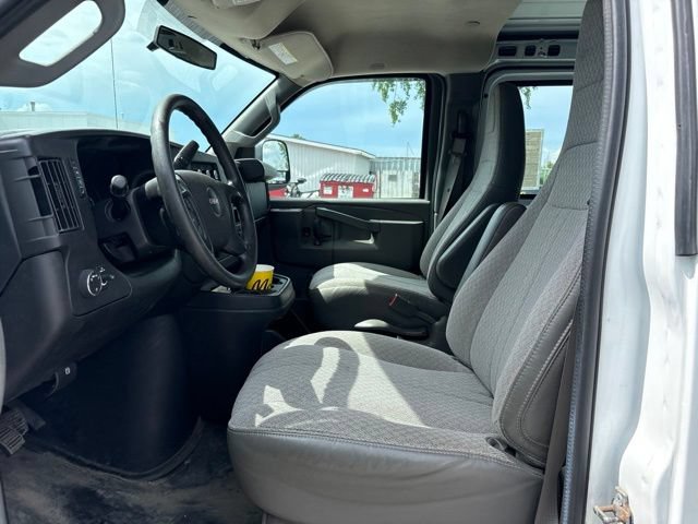 Used 2016 GMC Savana 2500 RWD image 4