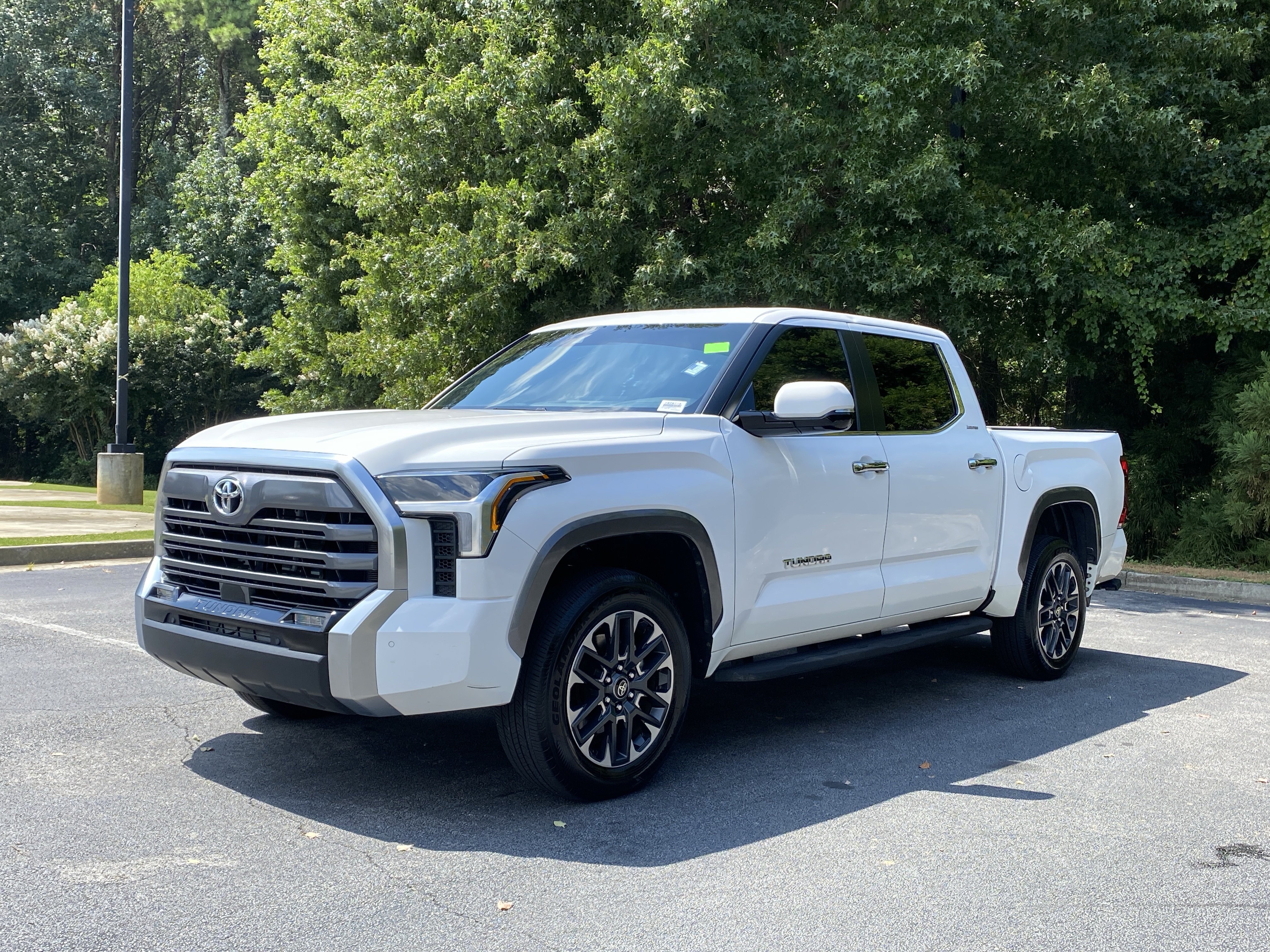 Used 2025 Toyota Tundra Limited AWD/4WD image 45